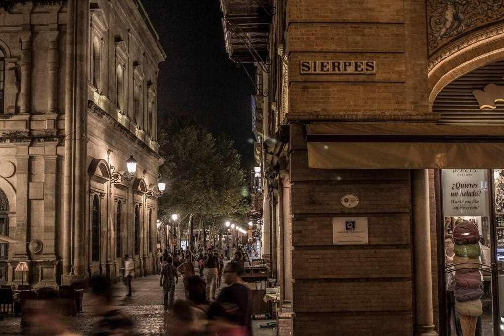 Atico Con Piscina Junto Catedral De Sevilla Eksteriør bilde