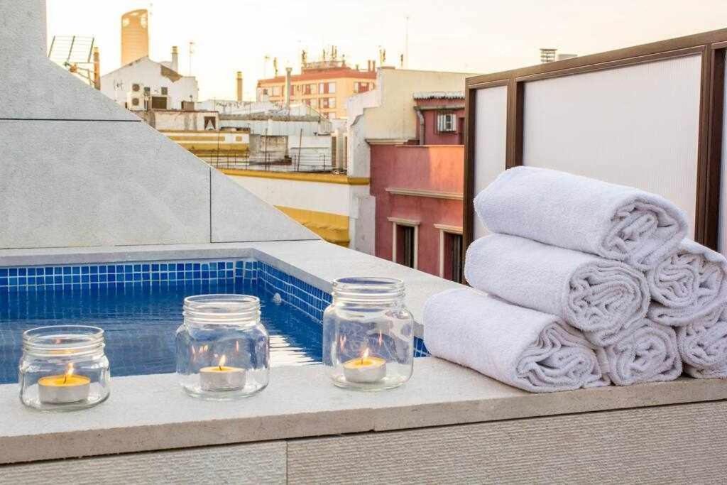 Atico Con Piscina Junto Catedral De Sevilla Eksteriør bilde